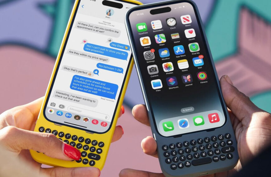Clicks iPhone Attachment Adds A Physical Keyboard