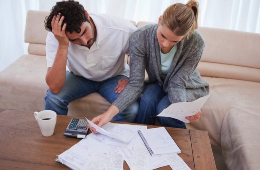 Couples calculating Debt