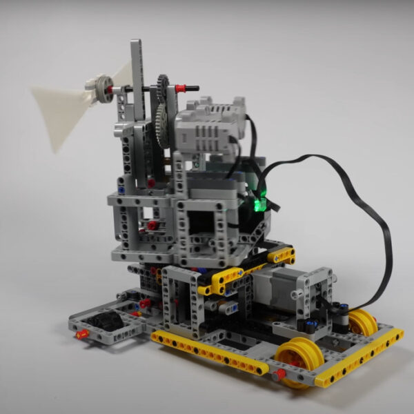 Building A Propeller Driven LEGO Drift Car